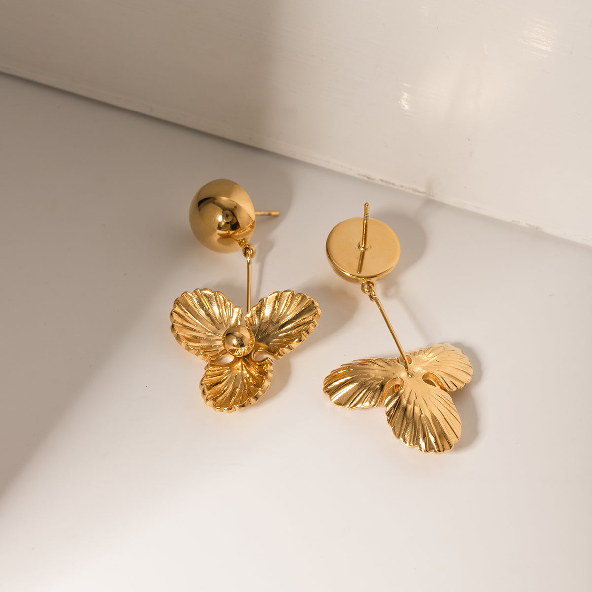 GoldFlower Dangle Earrings